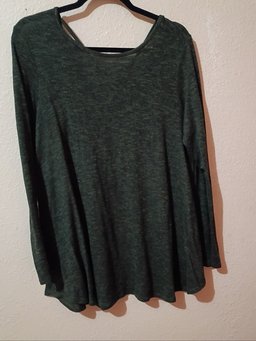 🌞 7 for $12 Size Large Long-Sleeve Scoop Neck Tunic Top in Forest Green